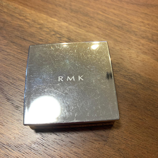 RMK(アールエムケー)のRMK シャイニーミックスアイズ01Silver Pale Green コスメ/美容のベースメイク/化粧品(アイシャドウ)の商品写真