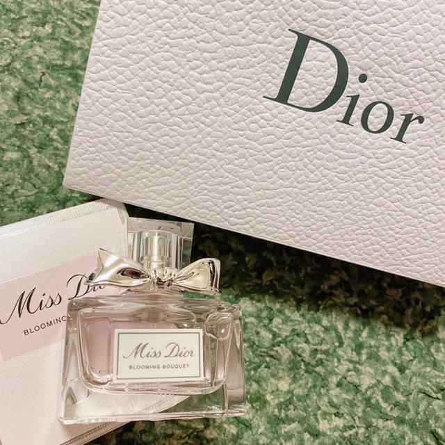 Dior(ディオール)のDior ミスディオール　ブルーミングブーケ　30mlスプレー コスメ/美容の香水(香水(女性用))の商品写真