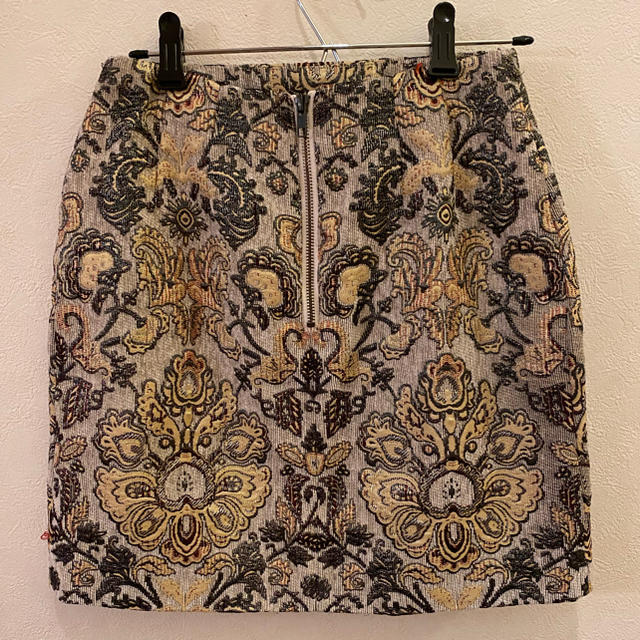 Lily Brown(リリーブラウン)のリリーブラウン　ジャガード台形スカート❤︎beige レディースのスカート(ミニスカート)の商品写真