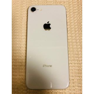 アップル(Apple)のiPhone 8 シルバー64GB(スマートフォン本体)