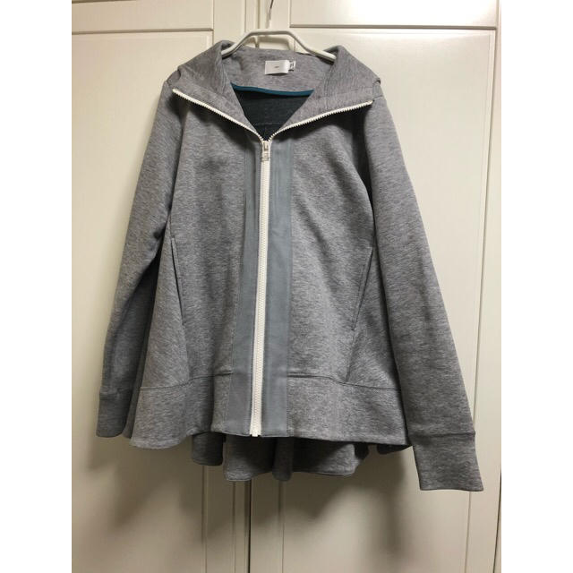 yori タックフレアパーカー 【SEAL限定商品】 www.toyotec.com