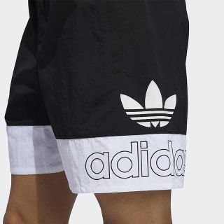 アディダス(adidas)のadidas パンツ(カジュアルパンツ)