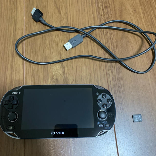 PlayStation Vita 本体　メモリーカード32gb付き