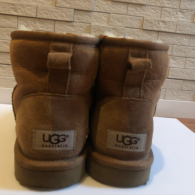 UGG(アグ)のUGG☆クラシックミニ☆チェスナット レディースの靴/シューズ(ブーツ)の商品写真