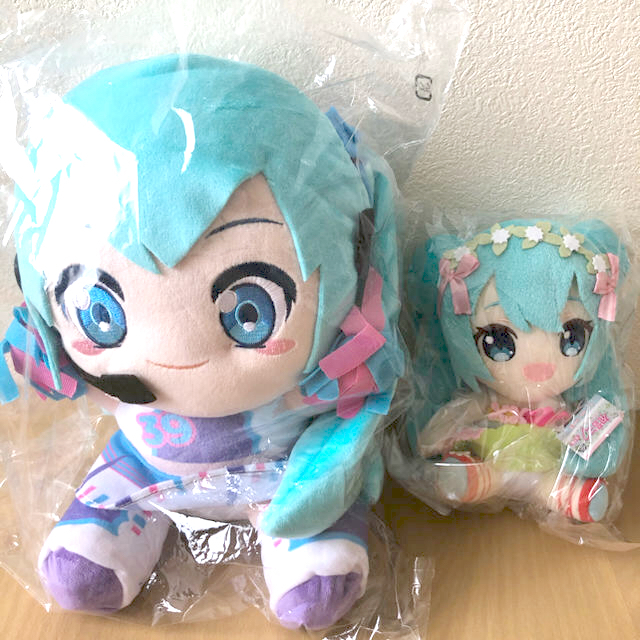 オンクレ限定 初音ミク ギミックぬいぐるみ ぬいぐるみ バースデー エンタメ/ホビーのおもちゃ/ぬいぐるみ(ぬいぐるみ)の商品写真