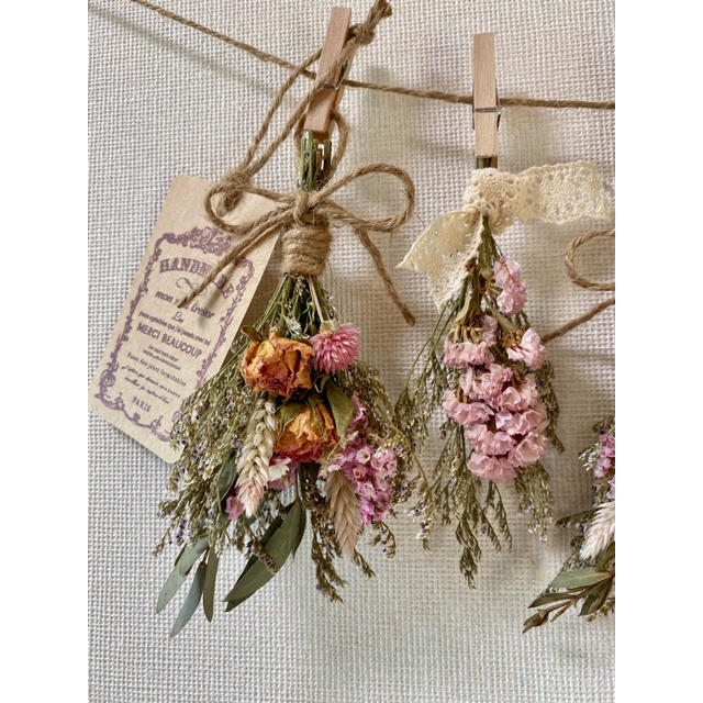 お花たっぷりドライフラワー スワッグ ガーランド❁¨̮㊺ピンク 薔薇 ばら 花束 ハンドメイドのフラワー/ガーデン(ドライフラワー)の商品写真