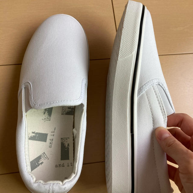 and it_(アンドイット)のスリッポン　ホワイト レディースの靴/シューズ(スリッポン/モカシン)の商品写真