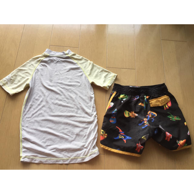 QUIKSILVER(クイックシルバー)のQuiksilver クイックシルバー キッズ 水着 上下 2点 ショートパンツ キッズ/ベビー/マタニティのキッズ服男の子用(90cm~)(水着)の商品写真