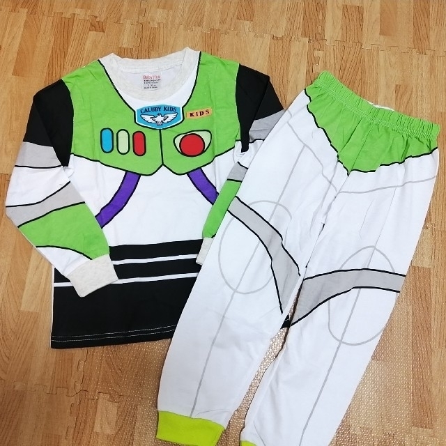 バズ パジャマ 110 キッズ/ベビー/マタニティのキッズ服男の子用(90cm~)(パジャマ)の商品写真