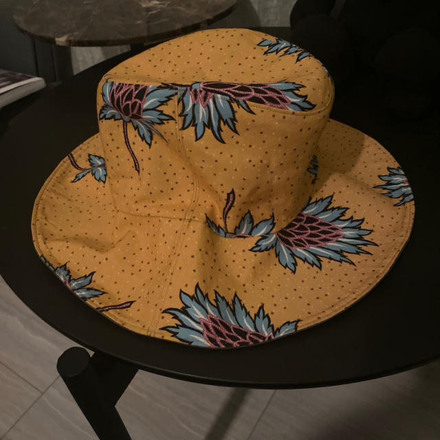 TOMORROWLAND(トゥモローランド)のヨンアcoelリバーシブル帽子 レディースの帽子(ハット)の商品写真