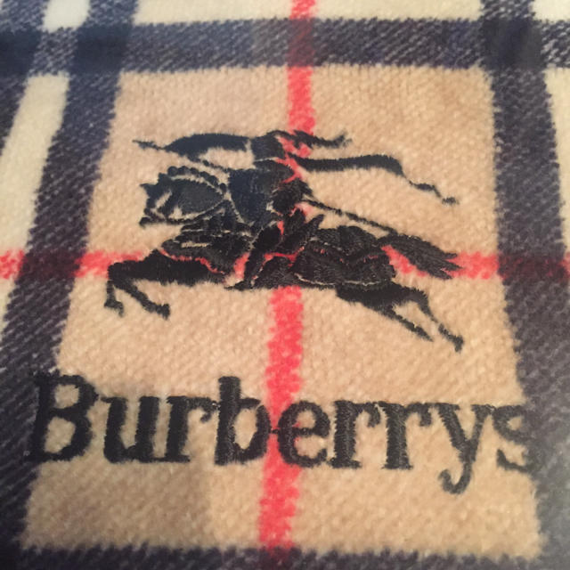 BURBERRY(バーバリー)の新品！BURBERRY バーバリー バスタオル 70×135 インテリア/住まい/日用品の日用品/生活雑貨/旅行(タオル/バス用品)の商品写真