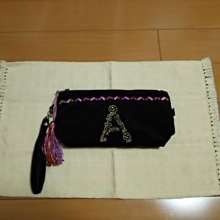 ビームス(BEAMS)のBEAMS × Amina スカル刺繍ポーチ 新品未使用 ビームス×アミナ(ポーチ)