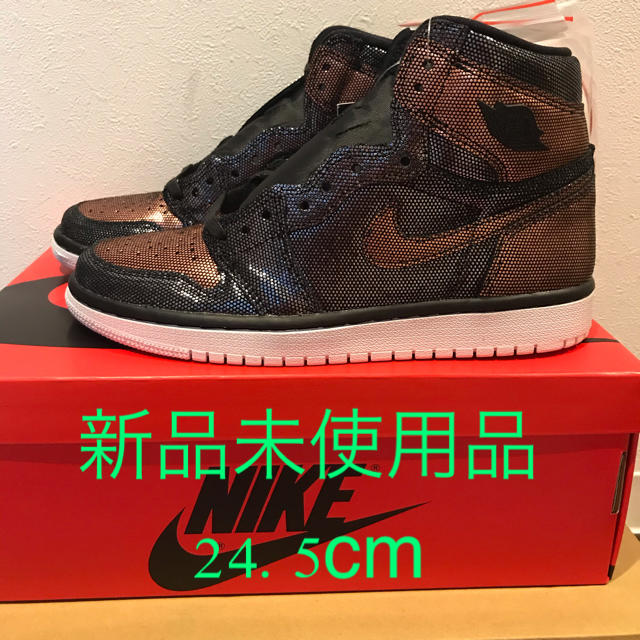 NIKE(ナイキ)のAIR JORDAN 1 RETRO HIGH OG FEARLES 24.5 レディースの靴/シューズ(スニーカー)の商品写真