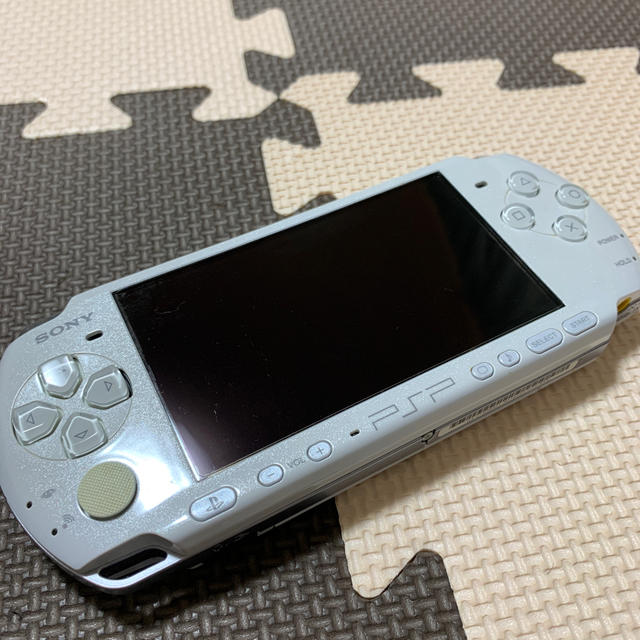 PlayStation Portable(プレイステーションポータブル)の【ふう様専用】PSP3000（PlayStation Portable） エンタメ/ホビーのゲームソフト/ゲーム機本体(携帯用ゲーム機本体)の商品写真