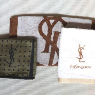 イヴサンローランボーテ(Yves Saint Laurent Beaute)のイヴ　サンローランのタオルとハンカチ　Used品３枚(ハンカチ)