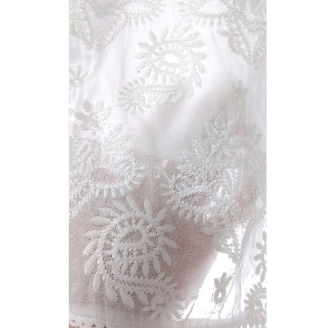 Ungrid(アングリッド)の【Ungridアングリッド】エスニック風味な刺繍のキャミワンピ ホワイト レディースのワンピース(ミニワンピース)の商品写真