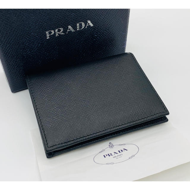 ⭐️ 新型 極美品 プラダ トライアングル コンパクト 二つ折り財布 