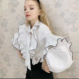 ハニーミーハニー(Honey mi Honey)のepine piping frill volume blouse(シャツ/ブラウス(長袖/七分))