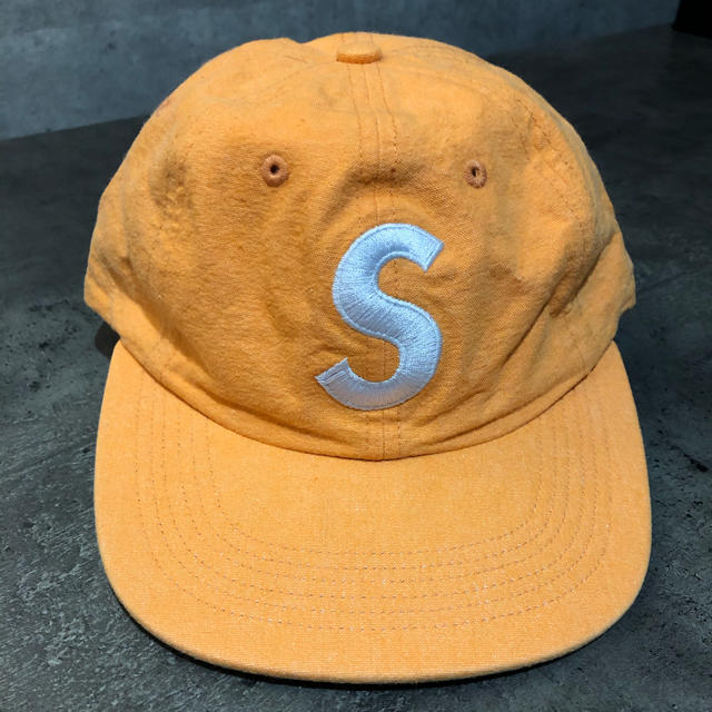 Supreme(シュプリーム)のsupreme(シュプリーム) Sロゴキャップ メンズの帽子(キャップ)の商品写真