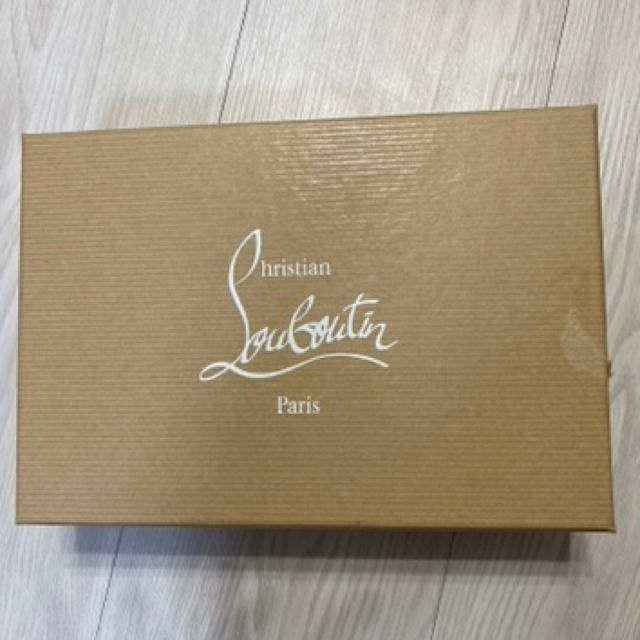 Christian Louboutin(クリスチャンルブタン)のルブタン　長財布　ピンク レディースのファッション小物(財布)の商品写真