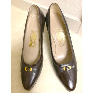 サルヴァトーレフェラガモ(Salvatore Ferragamo)の♥︎フェラガモ　パンプス 5 1/2D ☆美品(ハイヒール/パンプス)