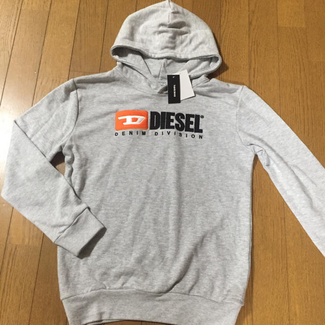 DIESEL(ディーゼル)の新品タグ付☪️ DIESEL フーディ男性S  ヘザーグレー メンズのトップス(スウェット)の商品写真