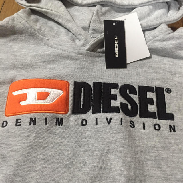 DIESEL(ディーゼル)の新品タグ付☪️ DIESEL フーディ男性S  ヘザーグレー メンズのトップス(スウェット)の商品写真