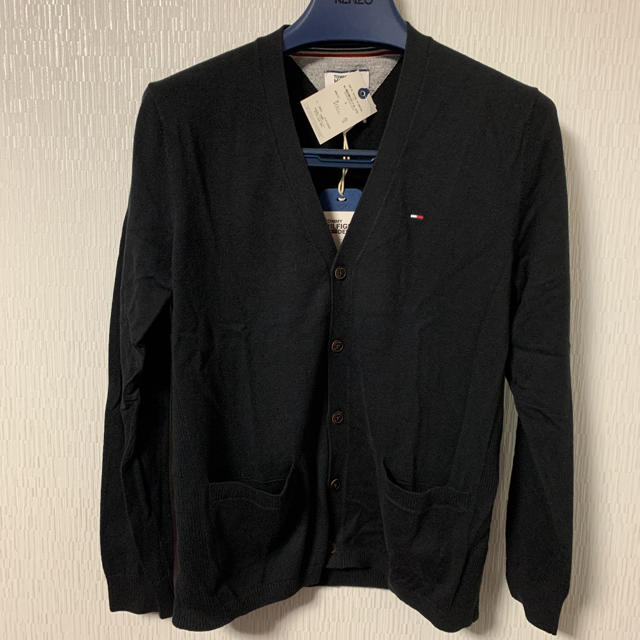 TOMMY HILFIGER(トミーヒルフィガー)のTOMMY HILFIGER Sサイズ ベーシックVネックカーディガン 黒 メンズのトップス(カーディガン)の商品写真