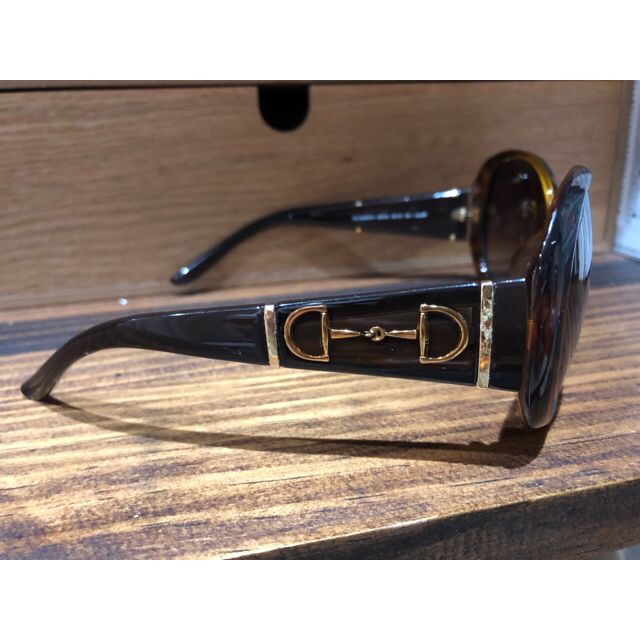 Gucci(グッチ)のグッチ　Gucci サングラス　レディース【値下中】 レディースのファッション小物(サングラス/メガネ)の商品写真