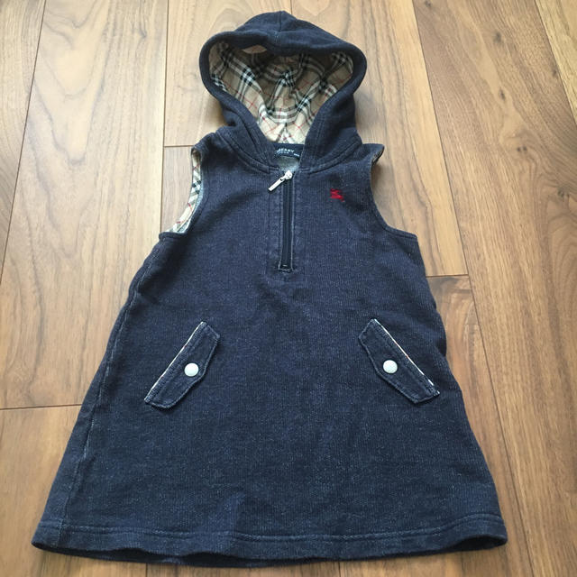 BURBERRY(バーバリー)のフード付きワンピース　バーバリー　90サイズ キッズ/ベビー/マタニティのキッズ服女の子用(90cm~)(ワンピース)の商品写真