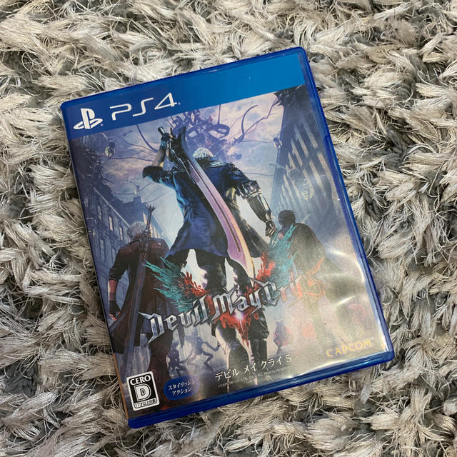 CAPCOM(カプコン)のデビル メイ クライ5   PS4  Devil May Cry【中古】 エンタメ/ホビーのゲームソフト/ゲーム機本体(家庭用ゲームソフト)の商品写真