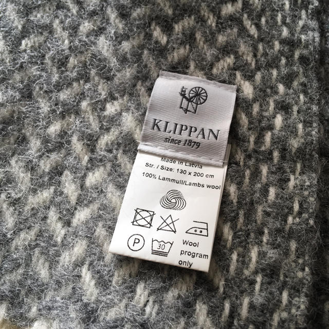KLIPPAN(クリッパン)のKlippan クリッパン スローケット polka ブランケット グレー インテリア/住まい/日用品の寝具(毛布)の商品写真