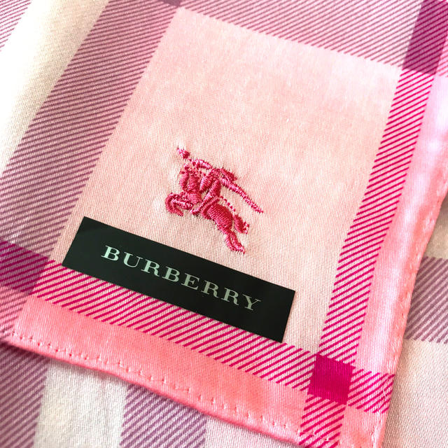 BURBERRY(バーバリー)の★ バーバリー　ハンカチ　ピンク　ライン レディースのファッション小物(ハンカチ)の商品写真