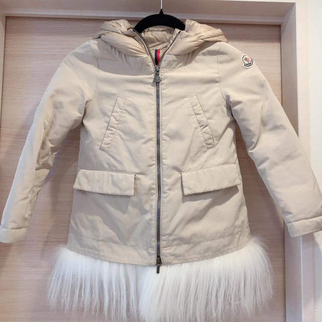 MONCLER(モンクレール)のモンクレール  キッズ キッズ/ベビー/マタニティのキッズ服女の子用(90cm~)(ジャケット/上着)の商品写真