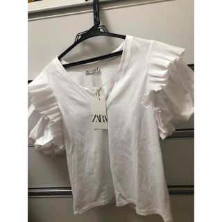 ザラ(ZARA)の専用　新品タグ付き　ZARAザラ　フリル付きトップスSサイズ(シャツ/ブラウス(半袖/袖なし))