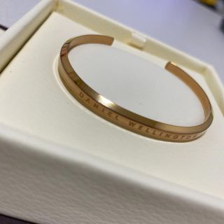 ダニエルウェリントン(Daniel Wellington)のdanielwellington バングル　ピンクゴールド(ブレスレット/バングル)