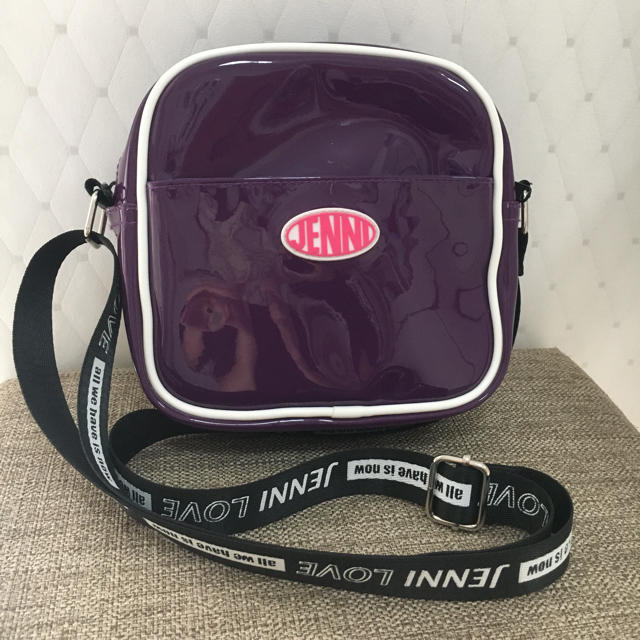 JENNI(ジェニィ)のJENNI LOVE エナメルバッグ♡   レディースのバッグ(ショルダーバッグ)の商品写真