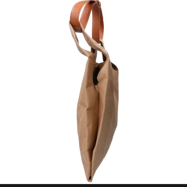 Maison Martin Margiela(マルタンマルジェラ)のマーシィ様専用　メゾンマルジェラ　ペーパー/レザー　ショッパーバッグ レディースのバッグ(ショルダーバッグ)の商品写真