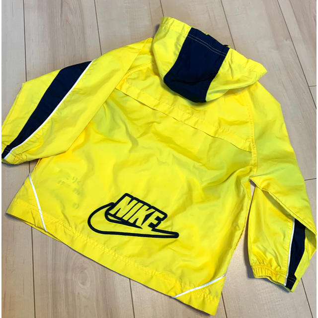 NIKE(ナイキ)のNIKE ウィンドブレーカー 110 ナイキ キッズ/ベビー/マタニティのキッズ服男の子用(90cm~)(ジャケット/上着)の商品写真