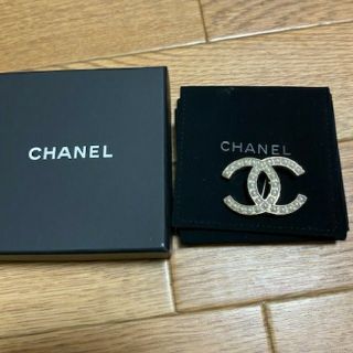 シャネル(CHANEL)のシャネル CHANEL パールブローチ(ブローチ/コサージュ)