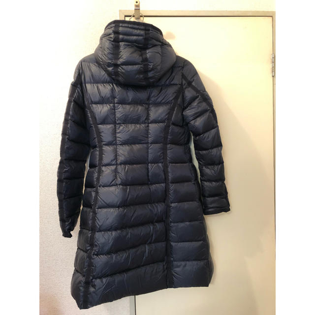 MONCLER(モンクレール)のモンクール定番ダウン美品 最終値下げ レディースのジャケット/アウター(ダウンコート)の商品写真