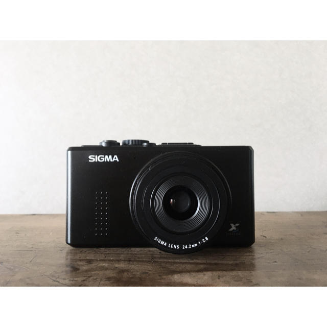 SIGMA(シグマ)の生産終了　SIGMA DP2s コンパクトデジカメ スマホ/家電/カメラのカメラ(コンパクトデジタルカメラ)の商品写真