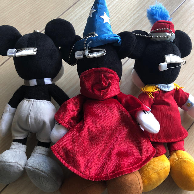 Disney(ディズニー)のディズニー ミッキー  ぬいぐるみ 4点 エンタメ/ホビーのおもちゃ/ぬいぐるみ(ぬいぐるみ)の商品写真