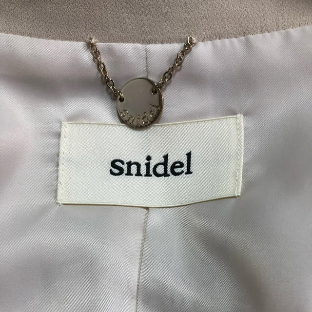 SNIDEL(スナイデル)のsnidel 春秋コート　オフホワイト レディースのジャケット/アウター(ロングコート)の商品写真