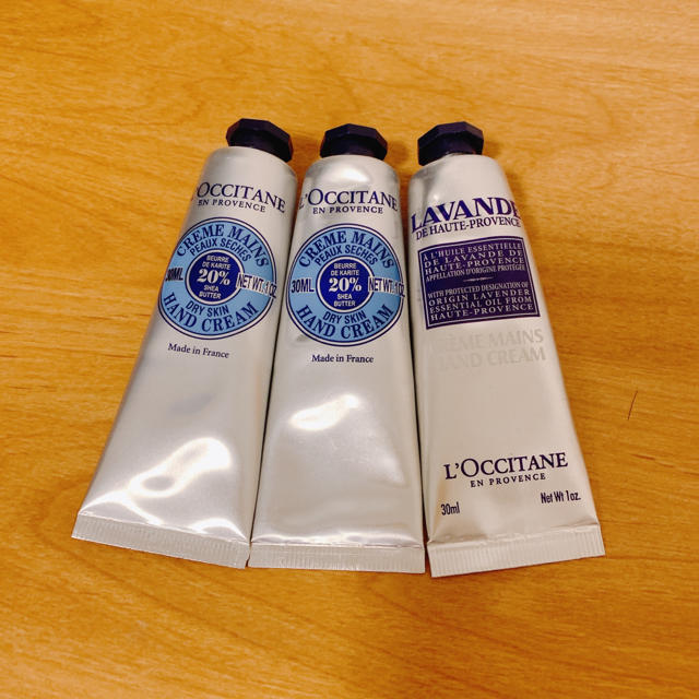 L'OCCITANE(ロクシタン)のロクシタン　ハンドクリーム30ml  ×2本＋おまけ コスメ/美容のボディケア(ハンドクリーム)の商品写真