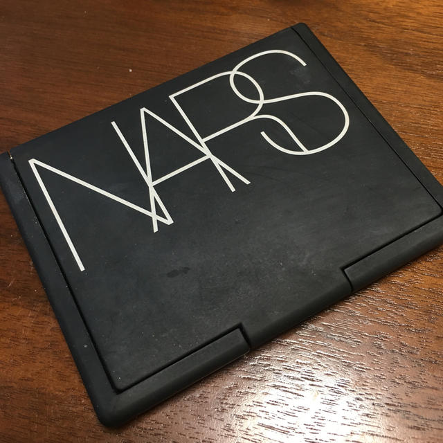 NARS(ナーズ)のNARS ライトリフティングパウダー コスメ/美容のベースメイク/化粧品(フェイスパウダー)の商品写真