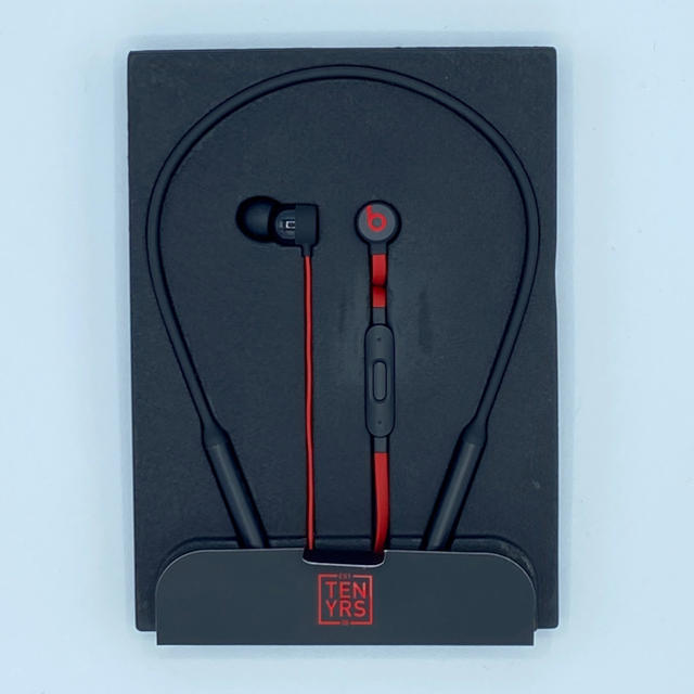 Apple(アップル)のBeats X 10周年記念限定カラー スマホ/家電/カメラのオーディオ機器(ヘッドフォン/イヤフォン)の商品写真