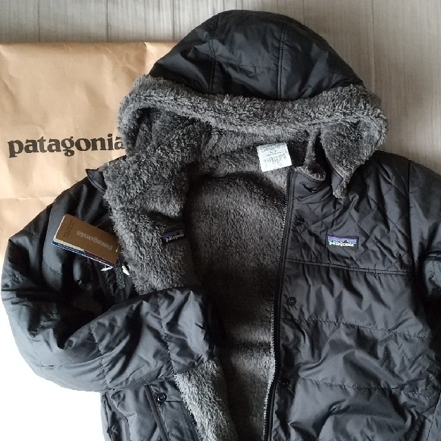 patagonia(パタゴニア)の新品 パタゴニア ガールズ リバーシブルドリーム ソング フーディ ブルゾン レディースのジャケット/アウター(ブルゾン)の商品写真