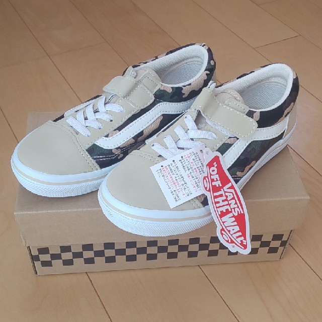 VANS(ヴァンズ)の専用！新品  VANS OLDSKOOL  20㎝ キッズ/ベビー/マタニティのキッズ靴/シューズ(15cm~)(スニーカー)の商品写真