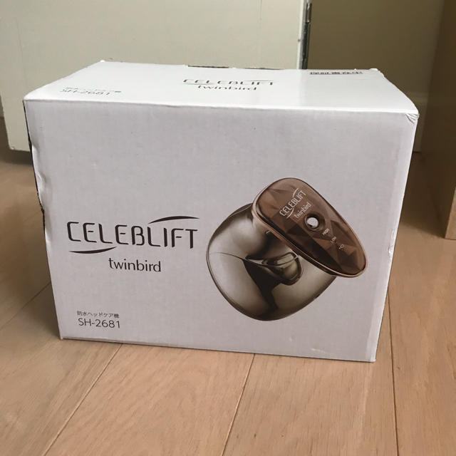 TWINBIRD(ツインバード)のceleblift twinbird SH-2681 防水ヘッドケア機　箱付き スマホ/家電/カメラの美容/健康(フェイスケア/美顔器)の商品写真